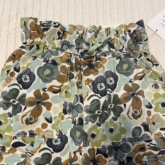 Girls PaperBag high waisted Cargo Camo Flower Print Cuffed Pants Size S (6/6X) - Picture 8 of 15